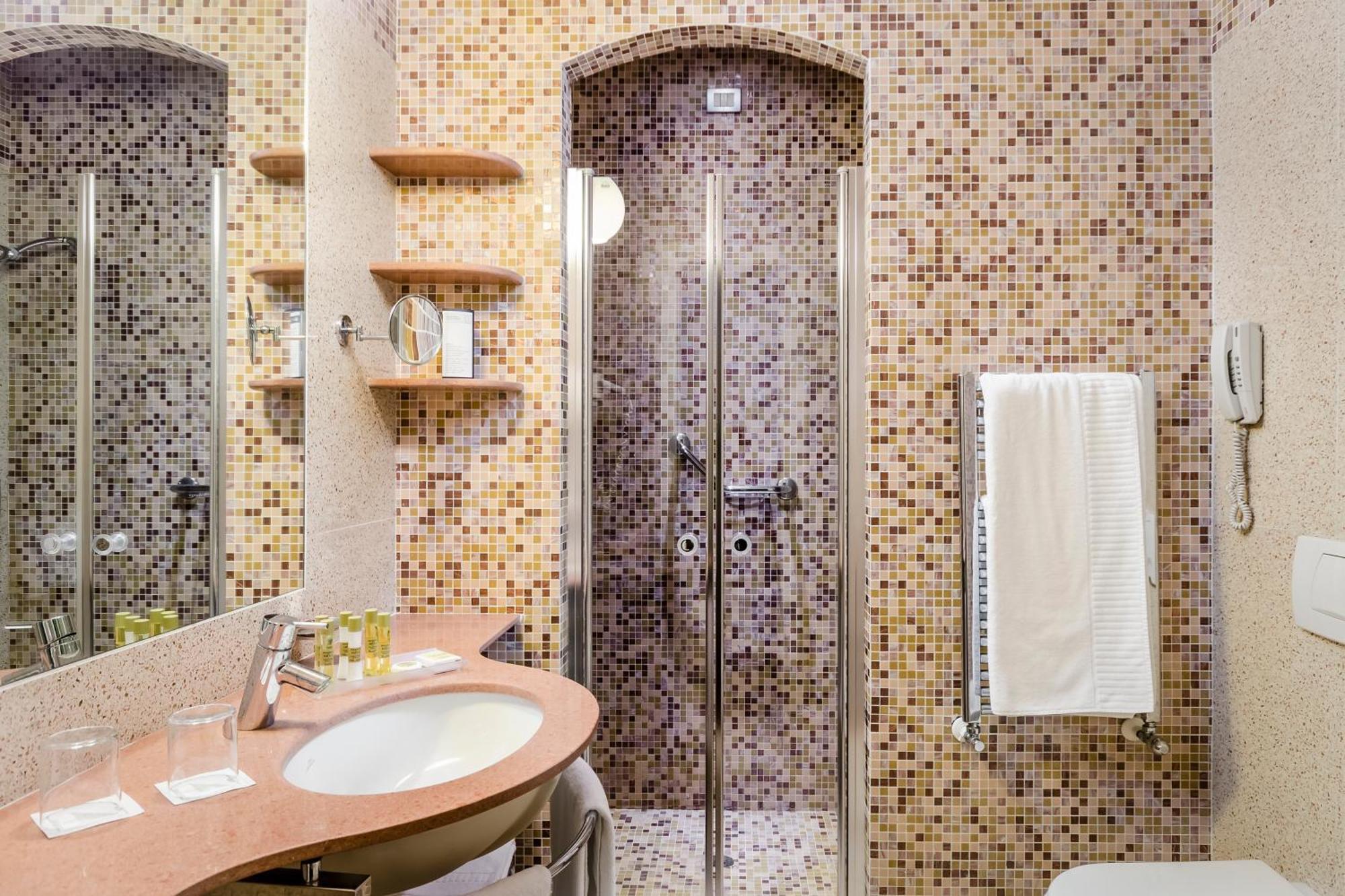 Superior Double Room,1274777101:JPEG