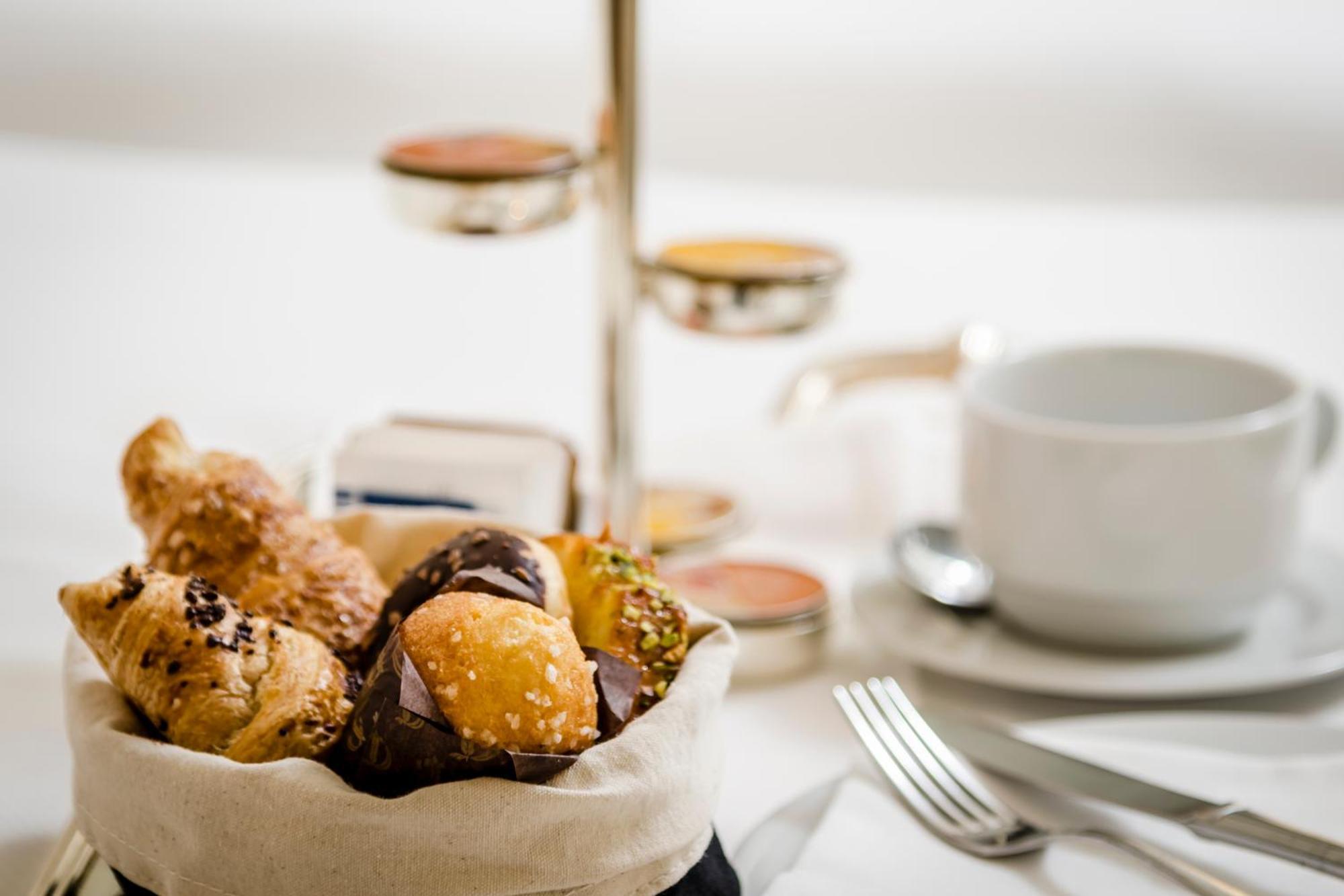 Standard Double Room,1274778289:JPEG